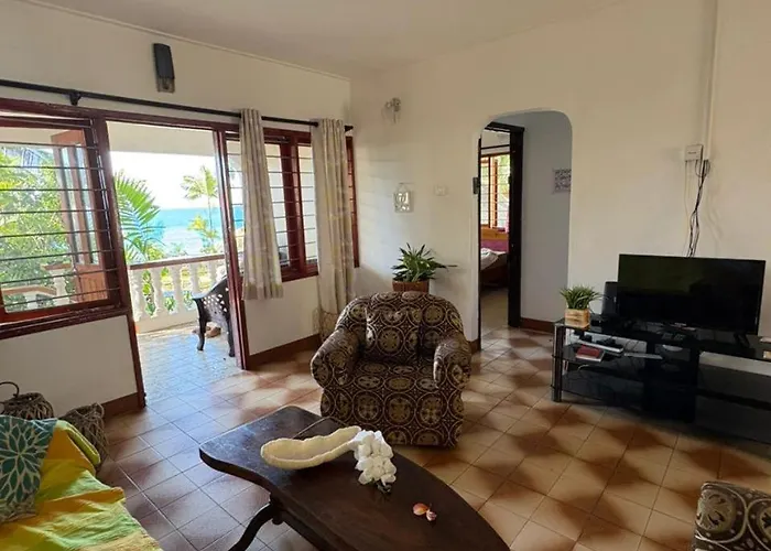 Holiday home Le Rocher De *