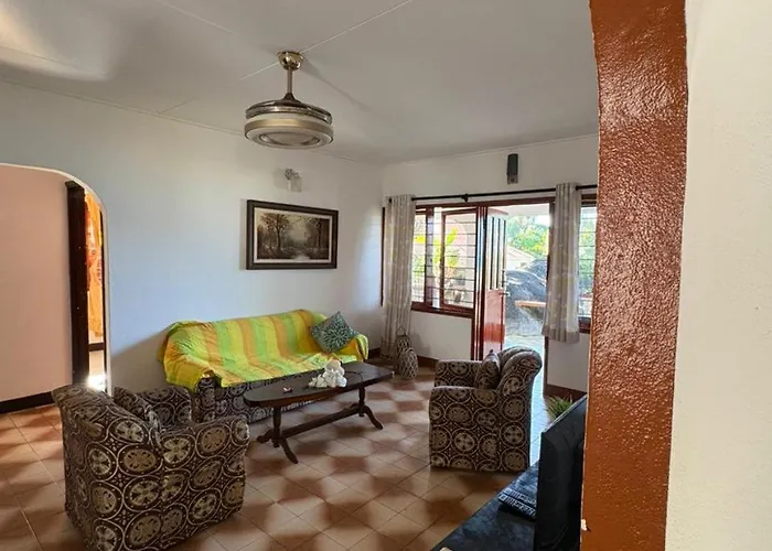 Le Rocher De Holiday home Machabee