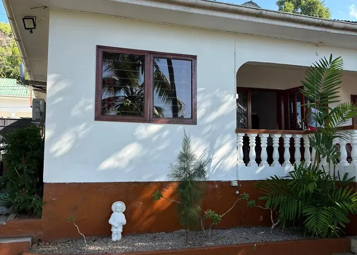 Holiday home Le Rocher De *